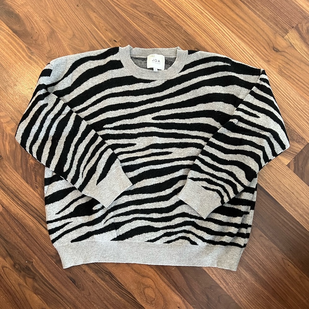 JOA Zebra stripe sweater